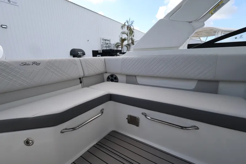 Slide: The Image of Sea Ray SDX 270 Outboard 2027 - 10