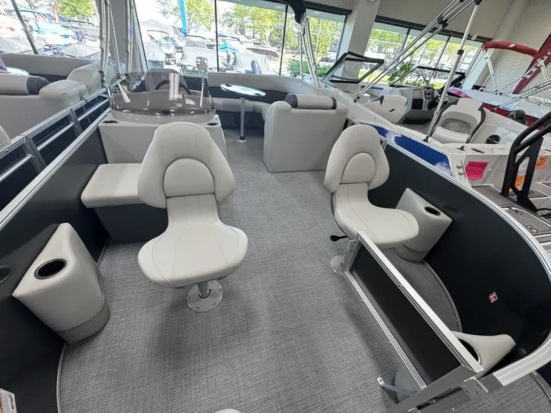 Slide: The Image of Sylvan MIRAGE 818 FISH 2026 - 4