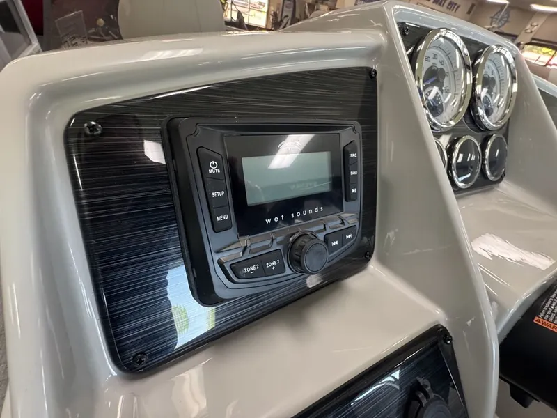 Slide: The Image of Sylvan MIRAGE 818 FISH 2026 - 12