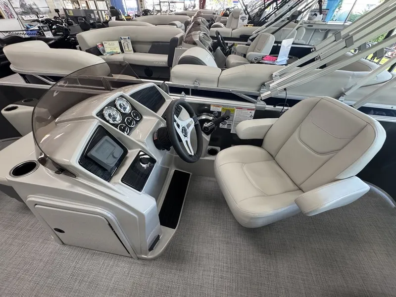 Slide: The Image of Sylvan MIRAGE 818 FISH 2026 - 9