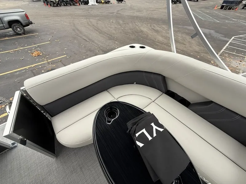 Slide: The Image of Sylvan MIRAGE 818 CRS 2026 - 9