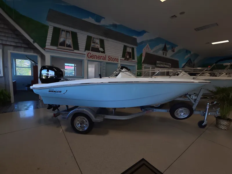 The Image of Boston Whaler 130 Super Sport 2027 - 0