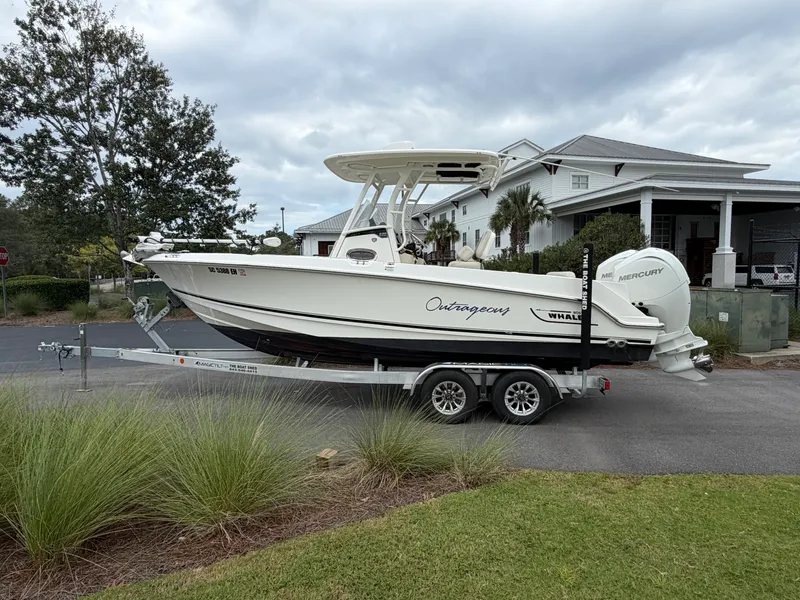 Slide: The Image of Boston Whaler 230 OUTRAGE 2018 - 1