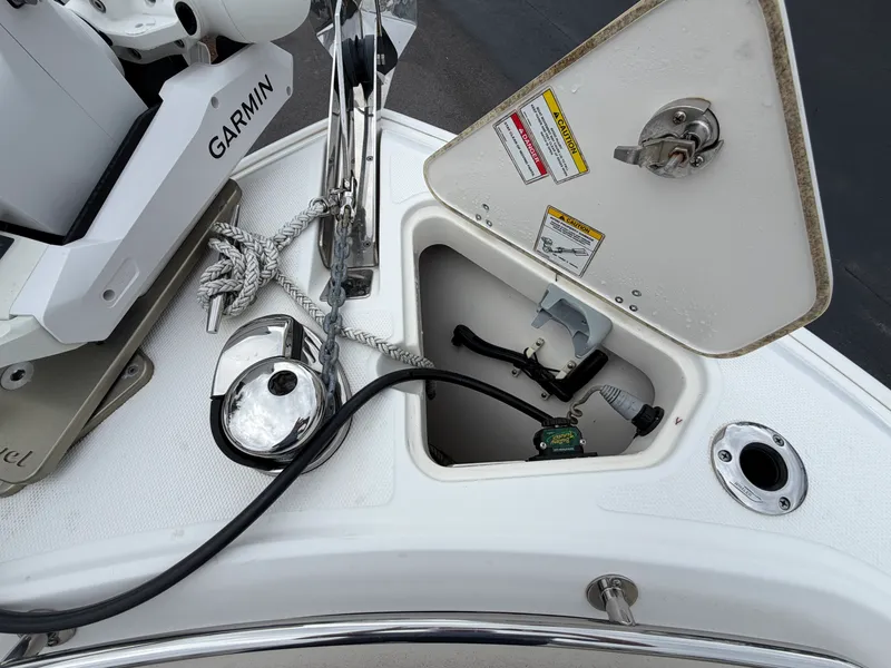 Slide: The Image of Boston Whaler 230 OUTRAGE 2018 - 27