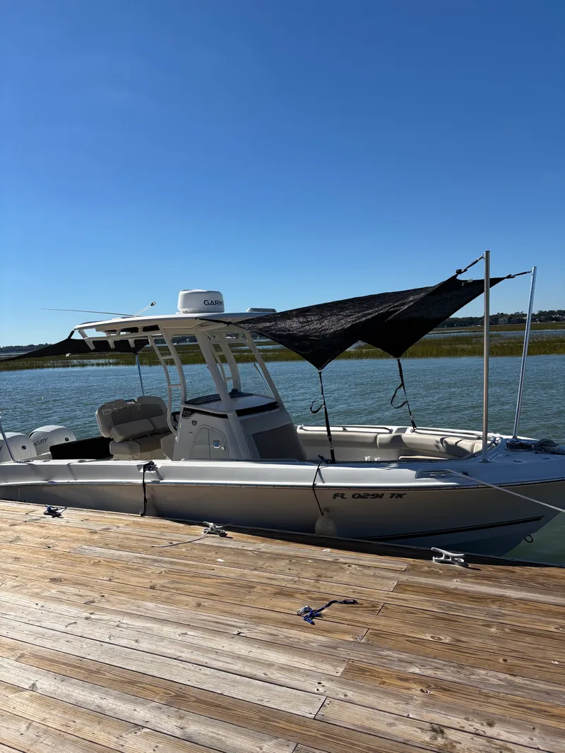 Slide: The Image of Boston Whaler 230 OUTRAGE 2018 - 33