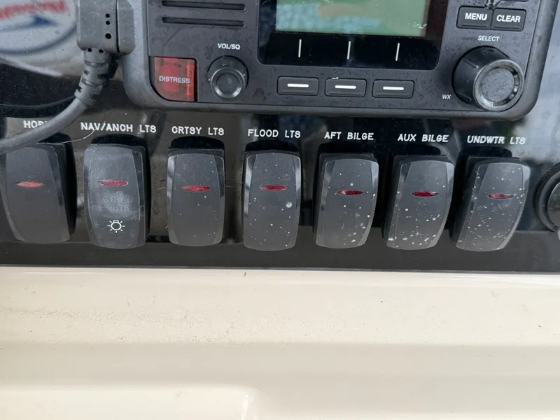 Slide: The Image of Boston Whaler 230 OUTRAGE 2018 - 16