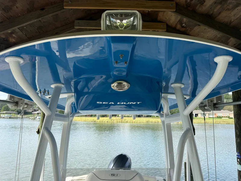 Slide: The Image of Sea Hunt ULTRA 211 2013 - 14
