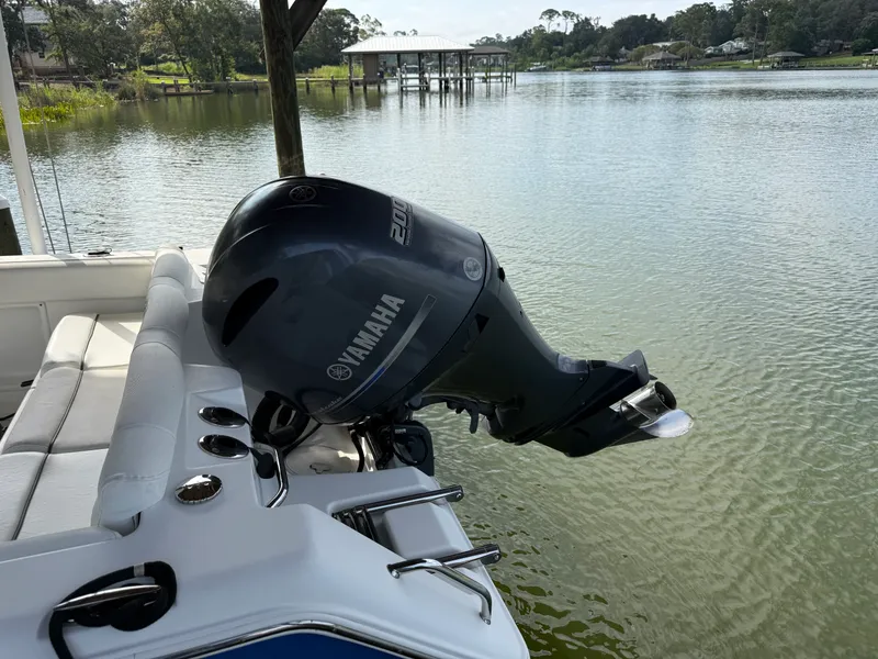 Slide: The Image of Sea Hunt ULTRA 211 2013 - 18