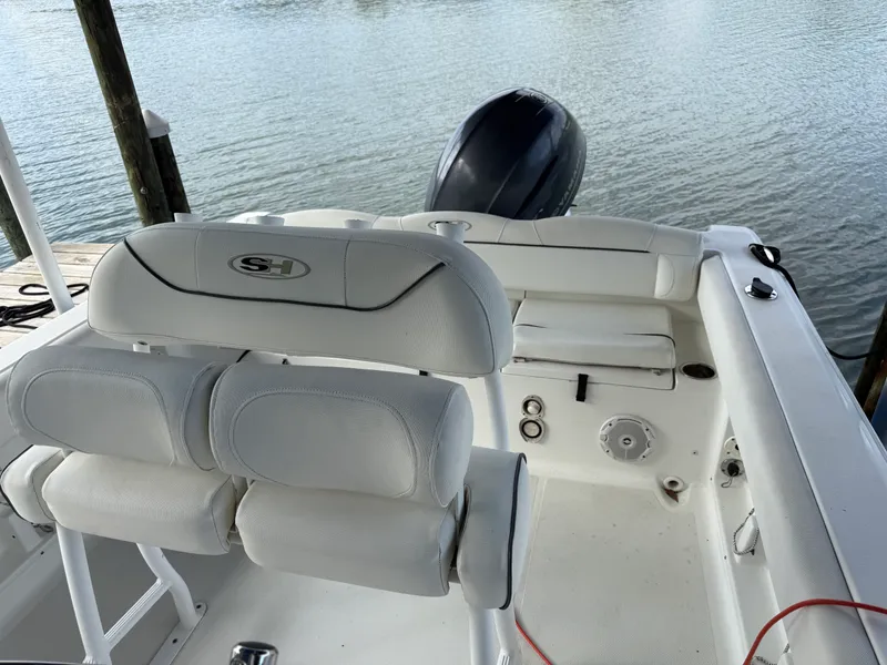 Slide: The Image of Sea Hunt ULTRA 211 2013 - 21