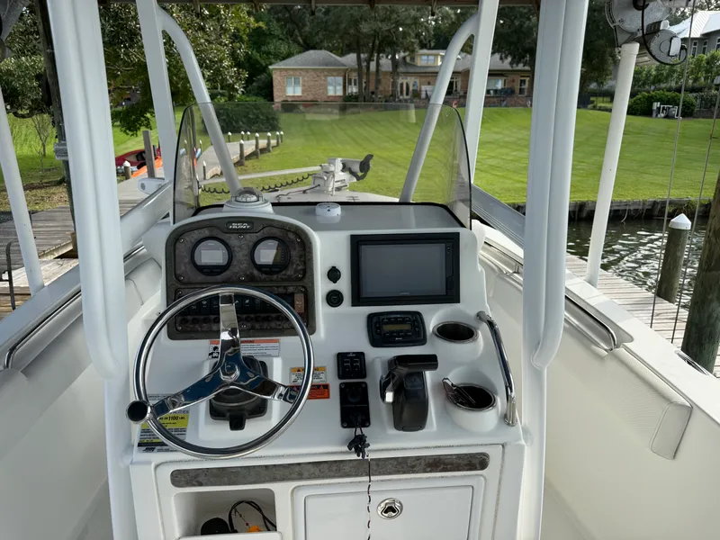Slide: The Image of Sea Hunt ULTRA 211 2013 - 20