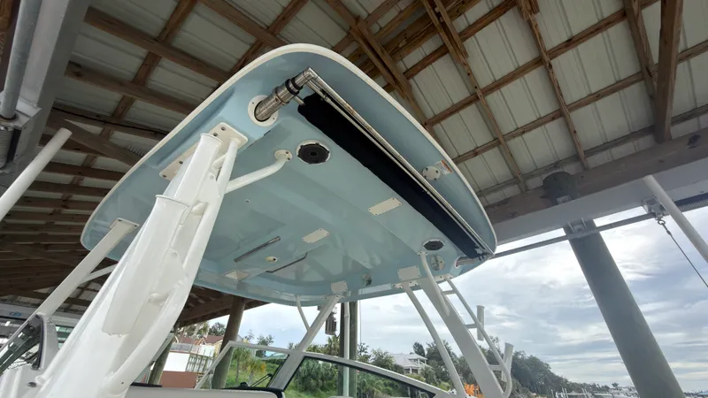 Slide: The Image of Boston Whaler 280 VANTAGE 2024 - 33