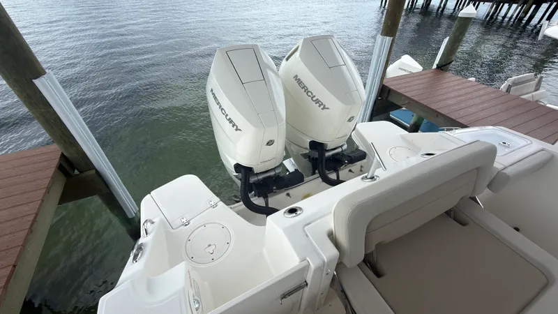 Slide: The Image of Boston Whaler 280 VANTAGE 2024 - 30