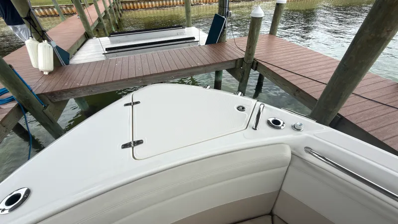 Slide: The Image of Boston Whaler 280 VANTAGE 2024 - 5