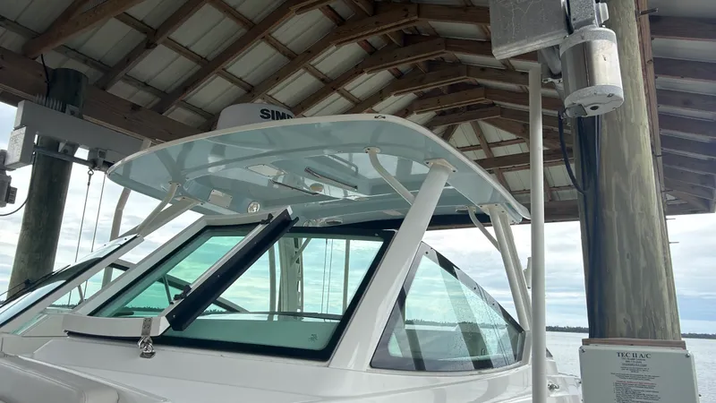 Slide: The Image of Boston Whaler 280 VANTAGE 2024 - 32
