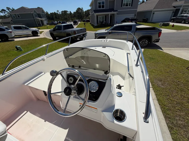 Slide: The Image of Boston Whaler 160 SUPER SPORT 2023 - 8
