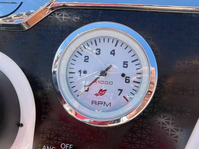 Slide: The Image of Boston Whaler 160 SUPER SPORT 2023 - 11