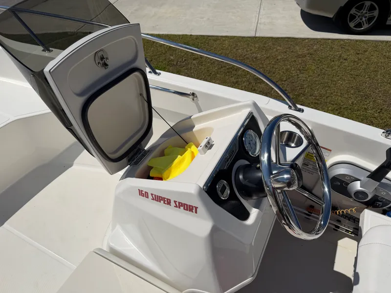 Slide: The Image of Boston Whaler 160 SUPER SPORT 2023 - 10