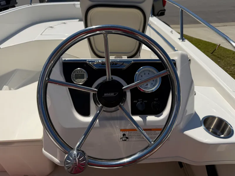 Slide: The Image of Boston Whaler 160 SUPER SPORT 2023 - 9