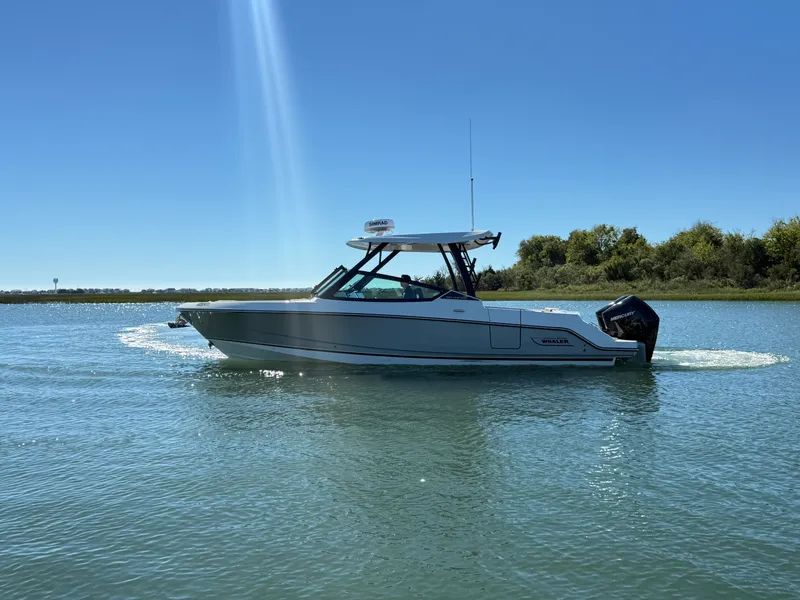 Slide: The Image of Boston Whaler 280 Vantage 2027 - 3