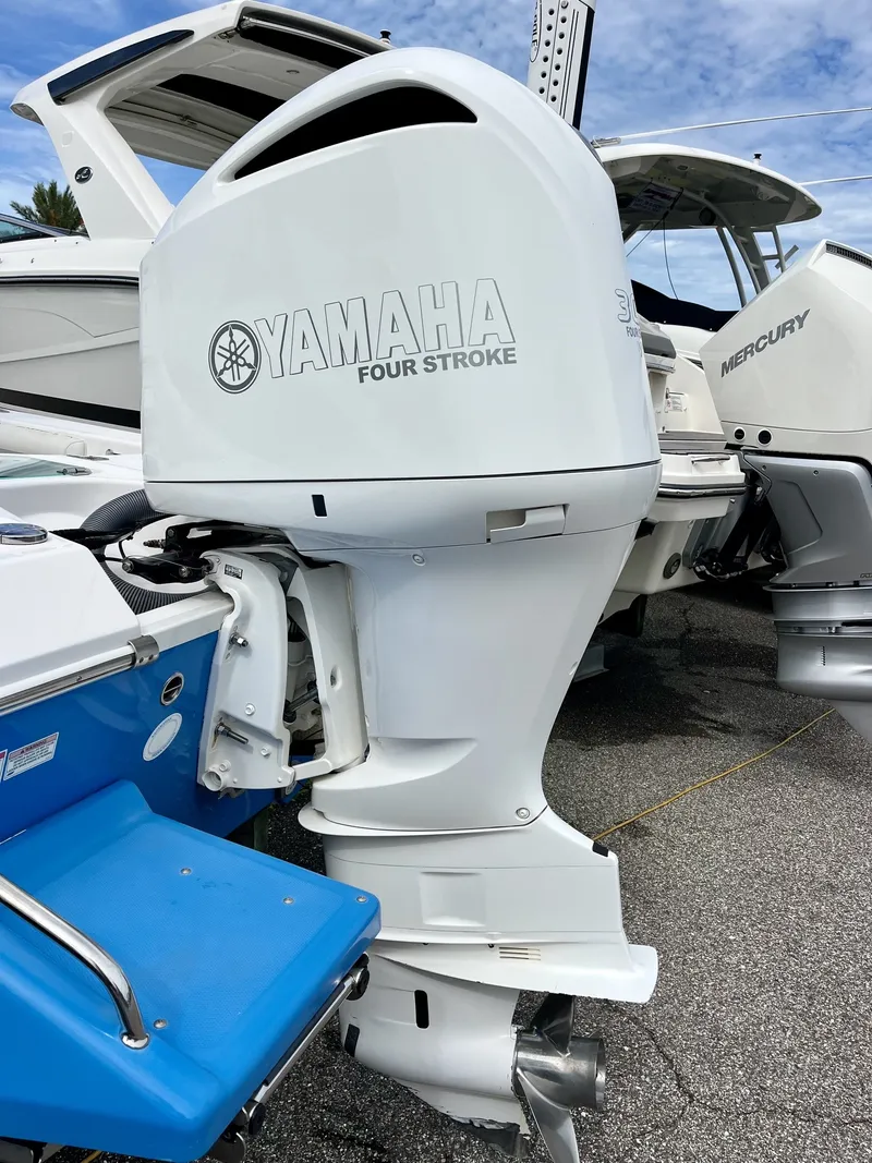 Slide: The Image of Everglades 243 CENTER CONSOLE 2017 - 18