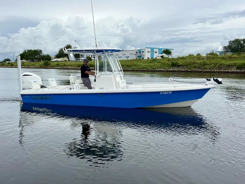 Slide: The Image of Everglades 243 CENTER CONSOLE 2017 - 1