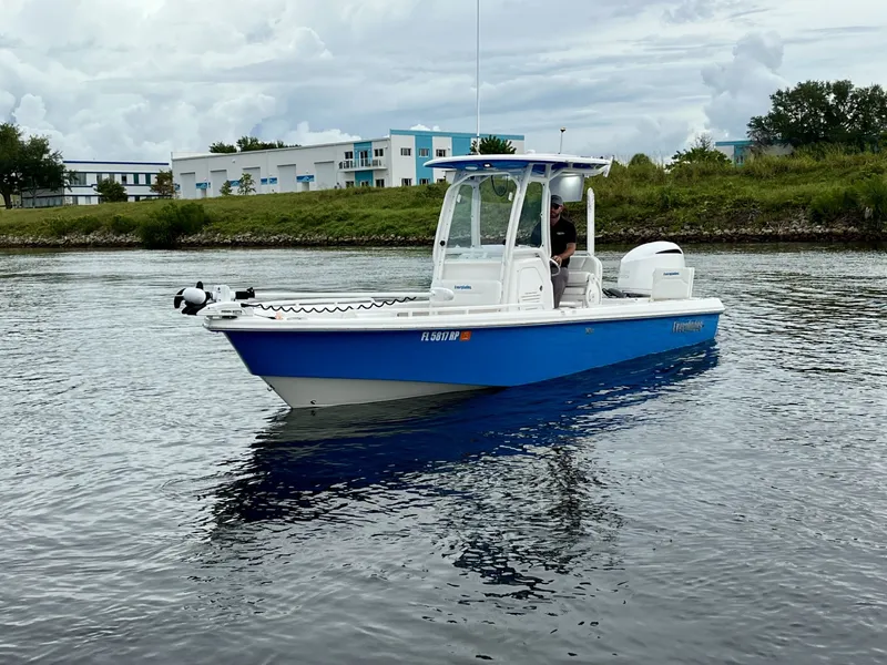 Slide: The Image of Everglades 243 CENTER CONSOLE 2017 - 7