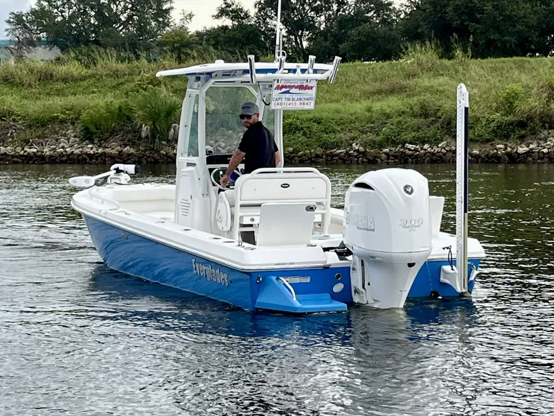 Slide: The Image of Everglades 243 CENTER CONSOLE 2017 - 5