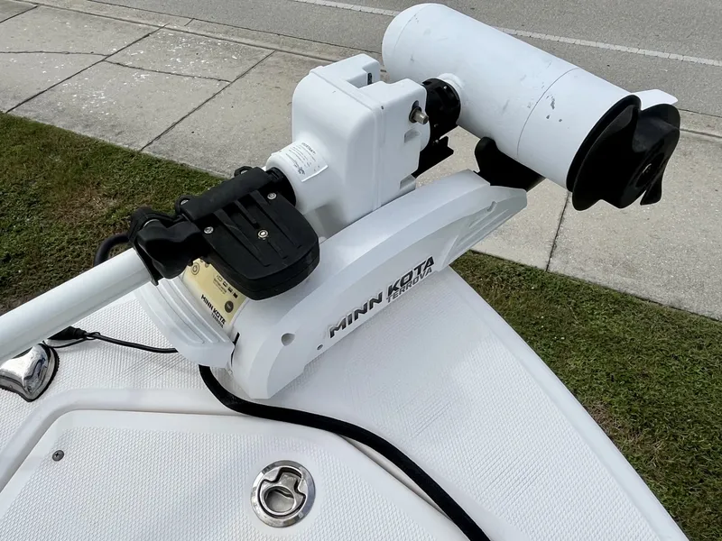 Slide: The Image of Everglades 243 CENTER CONSOLE 2017 - 17
