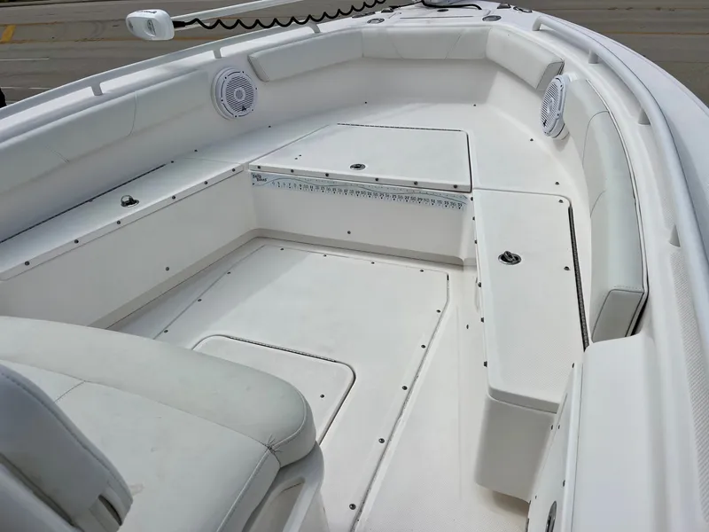 Slide: The Image of Everglades 243 CENTER CONSOLE 2017 - 13
