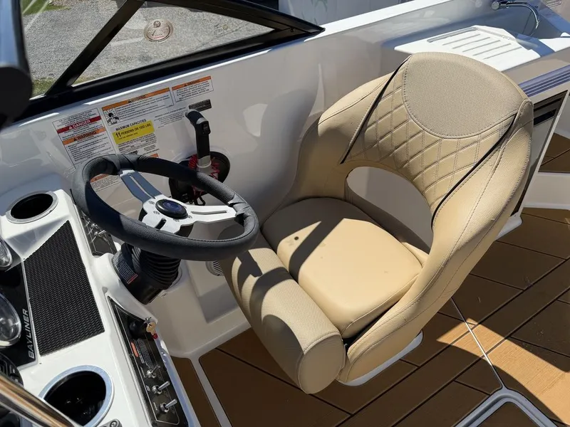 Slide: The Image of Bayliner D22i 2026 - 13