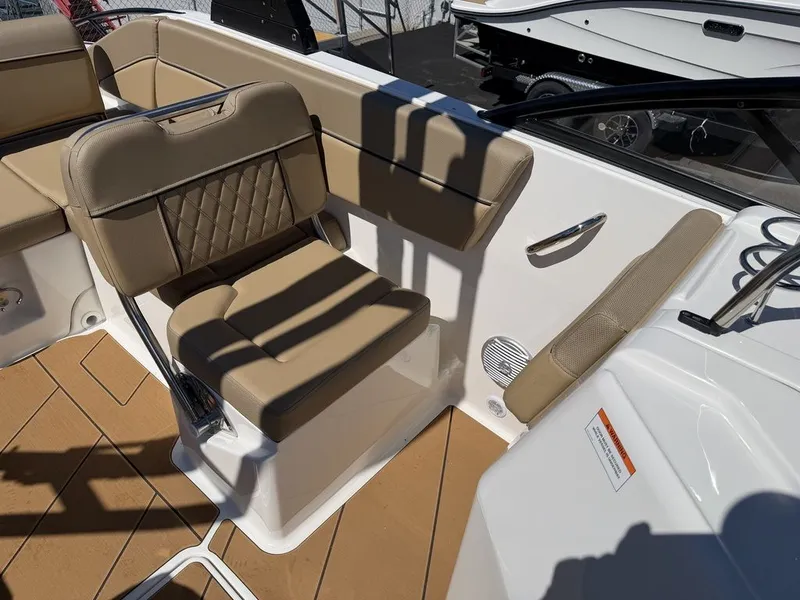Slide: The Image of Bayliner D22i 2026 - 14
