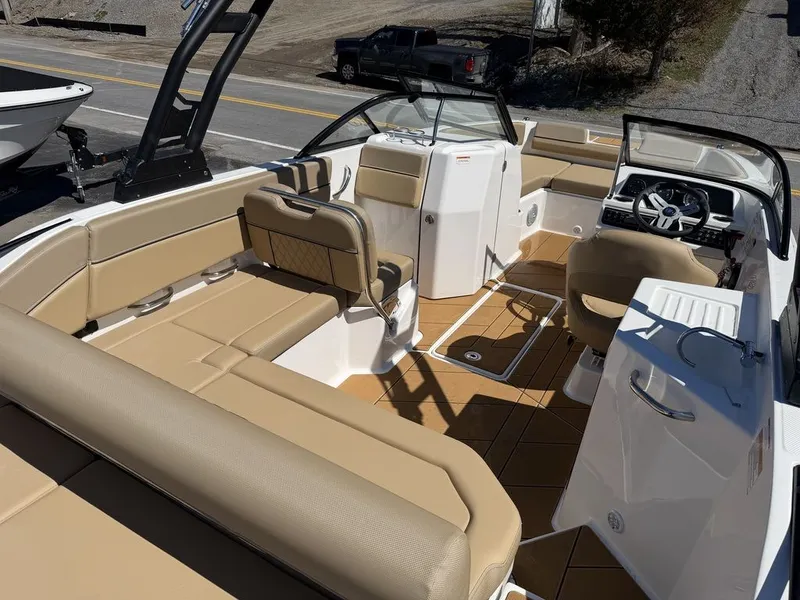 Slide: The Image of Bayliner D22i 2026 - 29