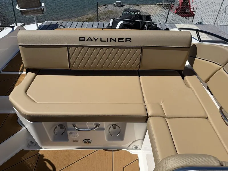 Slide: The Image of Bayliner D22i 2026 - 24
