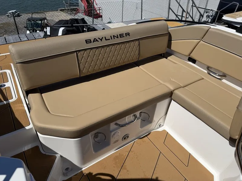 Slide: The Image of Bayliner D22i 2026 - 26
