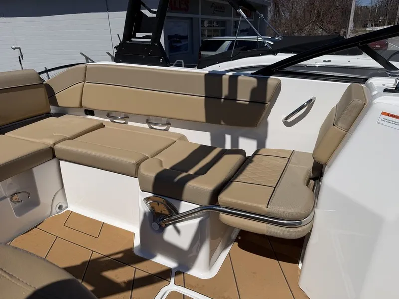 Slide: The Image of Bayliner D22i 2026 - 37