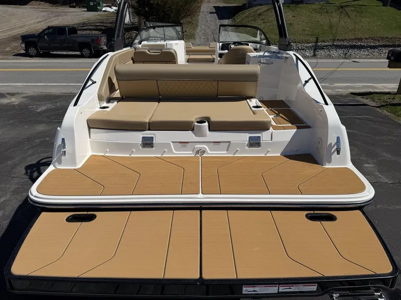 Slide: The Image of Bayliner D22i 2026 - 6
