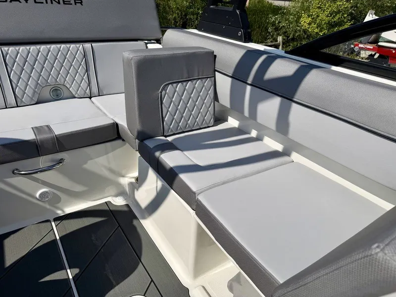 Slide: The Image of Bayliner D20i 2026 - 22
