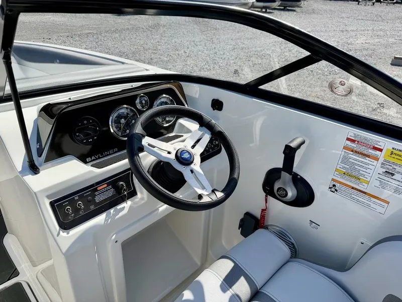 Slide: The Image of Bayliner D20i 2026 - 3