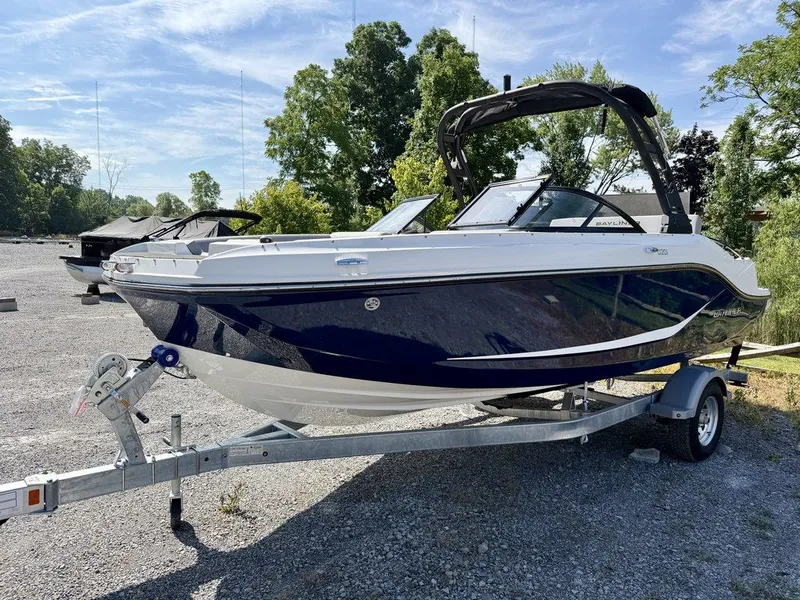 Slide: The Image of Bayliner D20i 2026 - 52