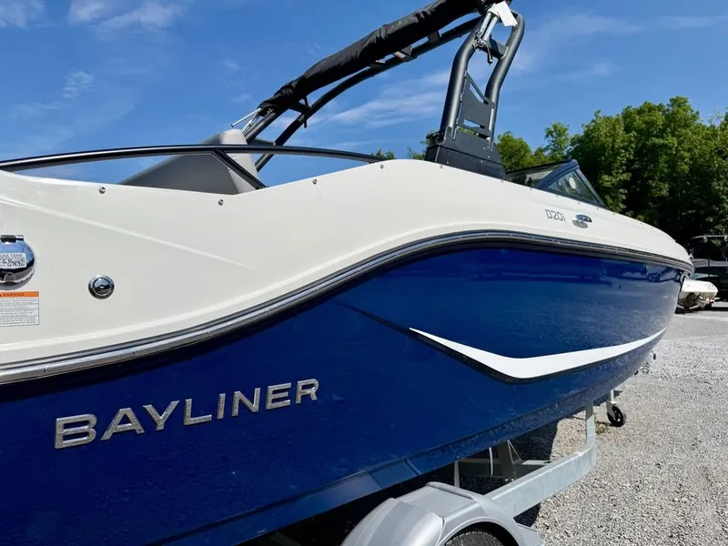 Slide: The Image of Bayliner D20i 2026 - 60