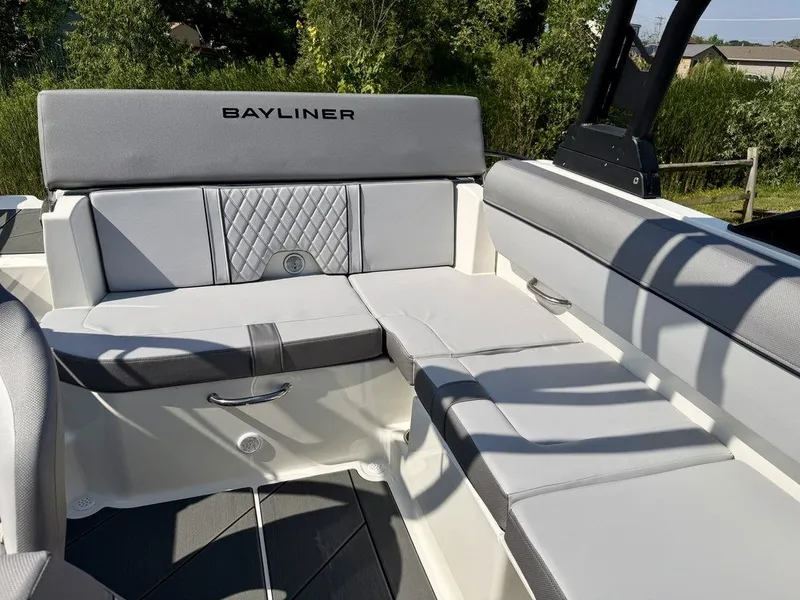 Slide: The Image of Bayliner D20i 2026 - 11