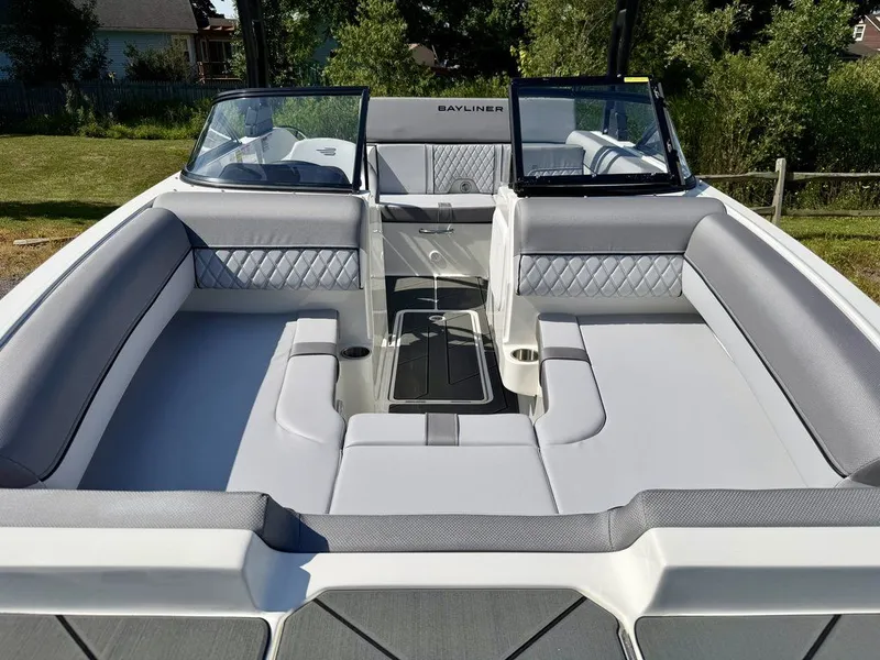 Slide: The Image of Bayliner D20i 2026 - 55