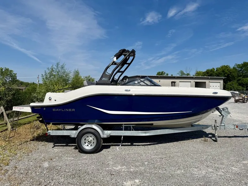Slide: The Image of Bayliner D20i 2026 - 51