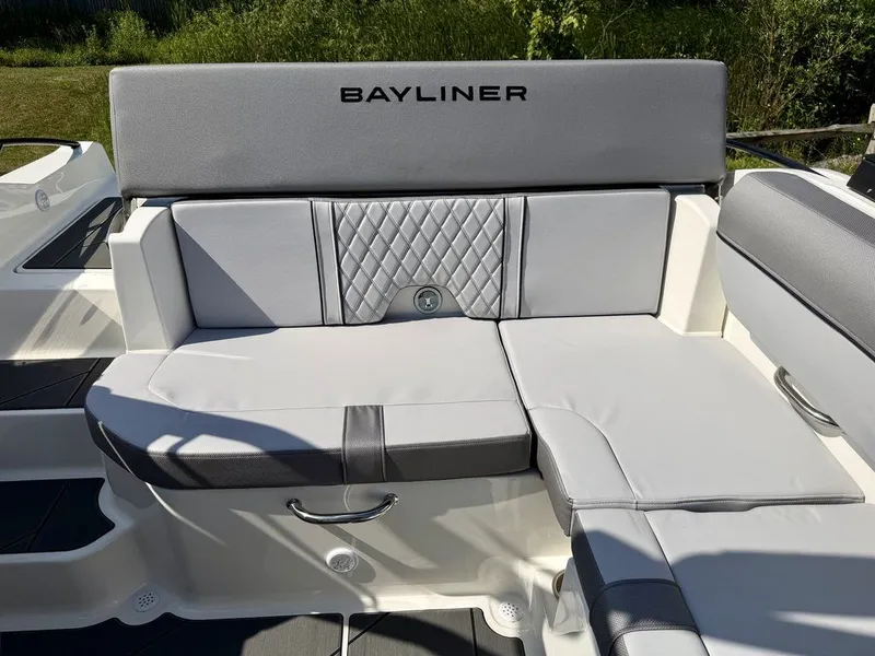 Slide: The Image of Bayliner D20i 2026 - 21