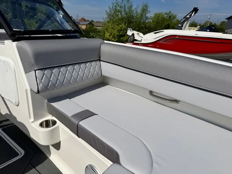 Slide: The Image of Bayliner D20i 2026 - 34