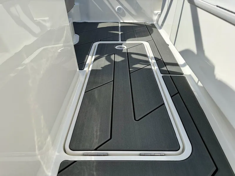 Slide: The Image of Bayliner D20i 2026 - 37