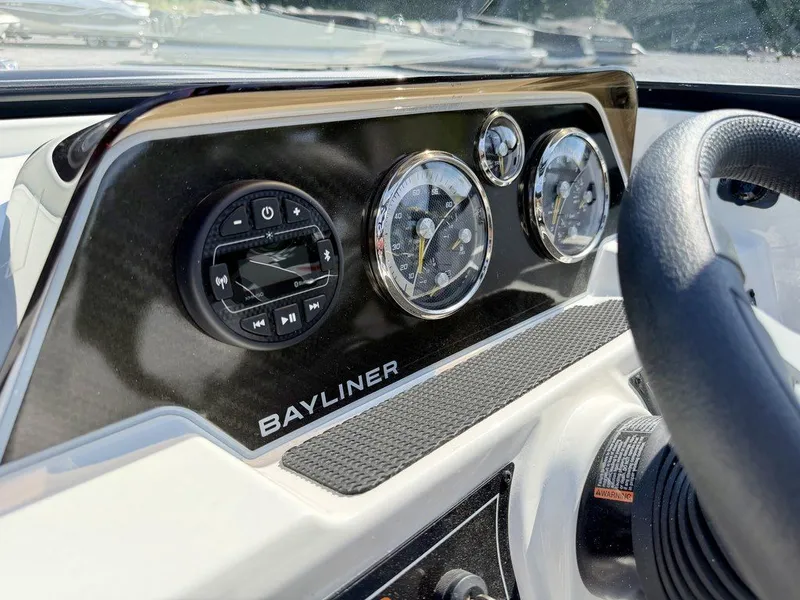 Slide: The Image of Bayliner D20i 2026 - 27