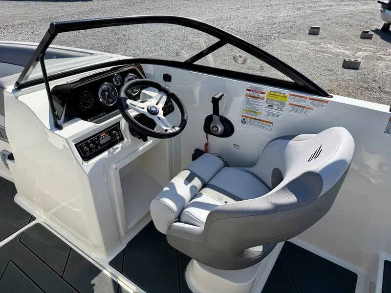 Slide: The Image of Bayliner D20i 2026 - 26