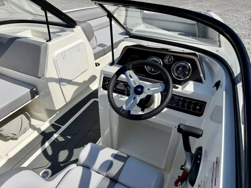 Slide: The Image of Bayliner D20i 2026 - 12