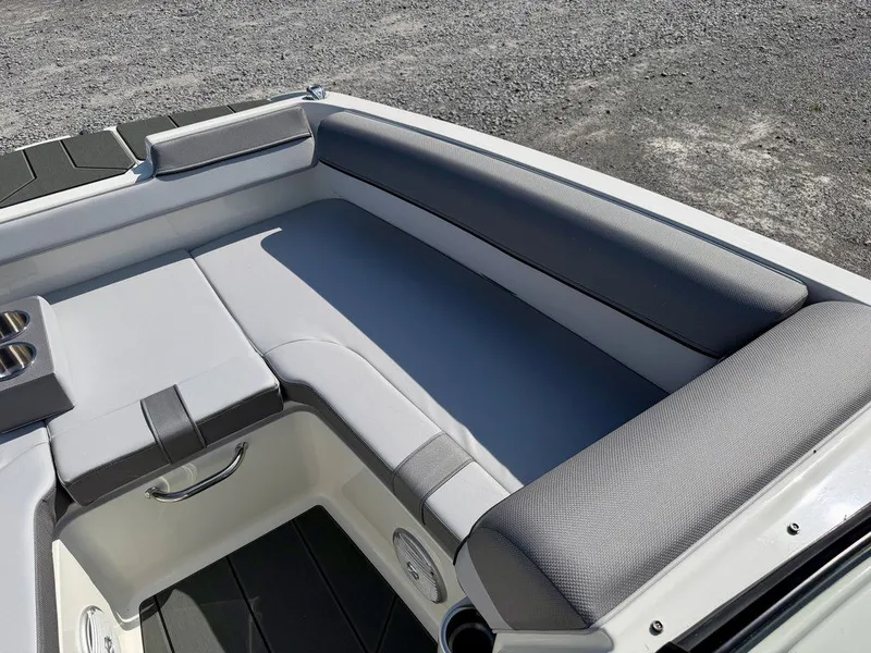 Slide: The Image of Bayliner D20i 2026 - 33